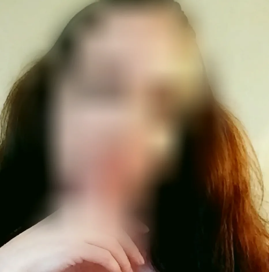 Amira, 26