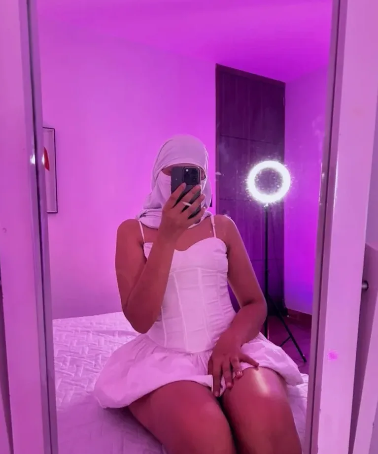 Angelica, 23