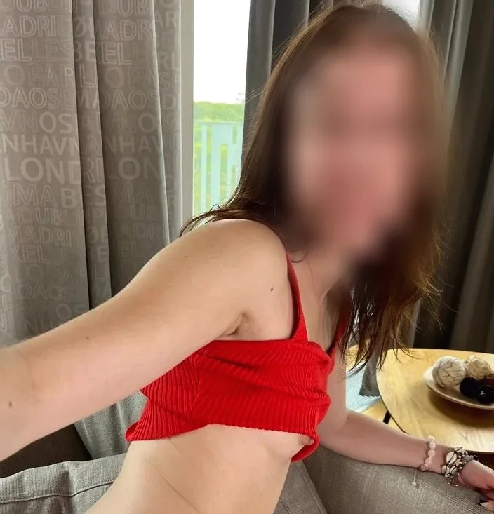 Ellinor, 22
