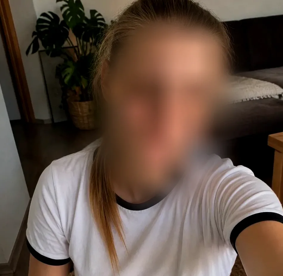 Helena, 21