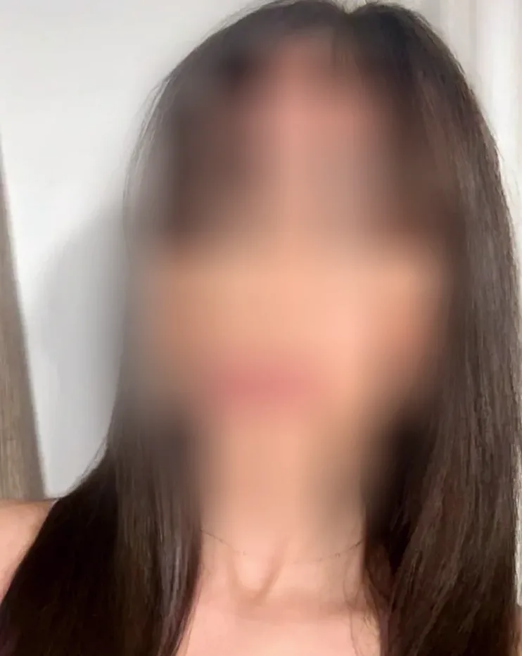 Louise, 23