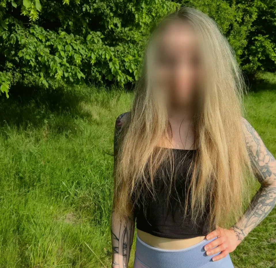 Signe, 27